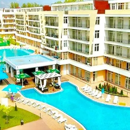 Grand Kamelia Sunny Lejlighed