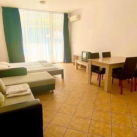 Grand Kamelia Sunny Apartmán *