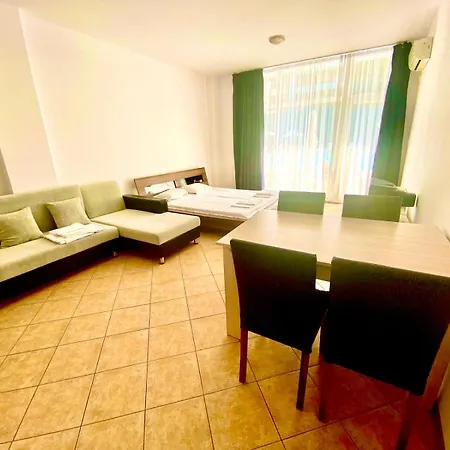 Grand Kamelia Sunny Apartmán *